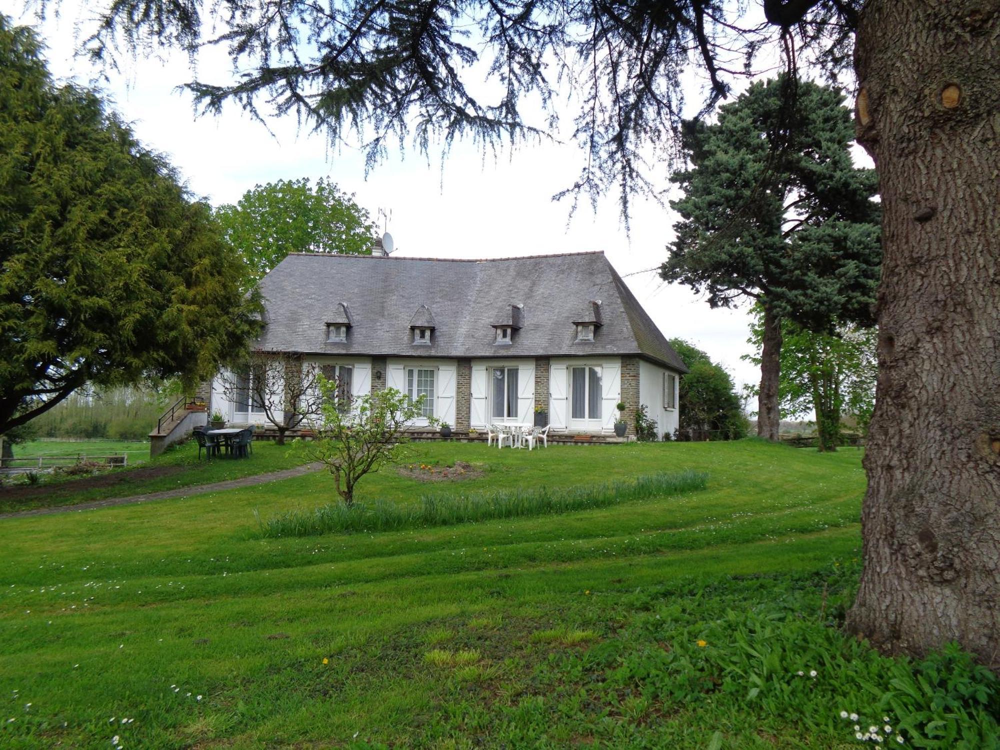 Chambre D'Hote Bed & Breakfast Pontorson Exterior photo